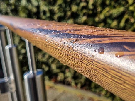 VA-Handläufe in Holzoptik